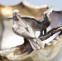 Ezüst(Ag) madaras kínálótál, jelzett, karcolásokkal, d: 17,5 cm, nettó: 231,5 g