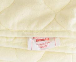 Franciaágyra való, matracvédő, lepedő, ágytakaró + egy egyszemélyes mágneses fekvőbetét. Új állapotb...