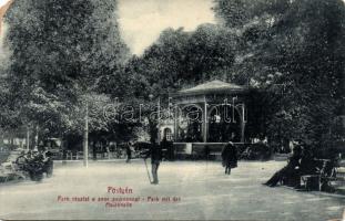 Pöstyén park with pavilion (EK)