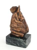 Léderer Tamás (1938-): Akt lófejjel. Bronz, márvány talapzaton 15 cm