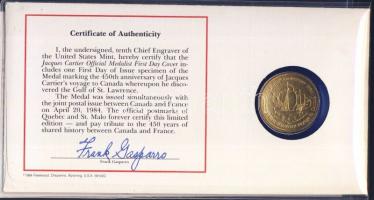 USA 1984. "Jacques Cartier" aranyozott fém emlékérem érmés borítékon 2 db kanadai bélyegge...