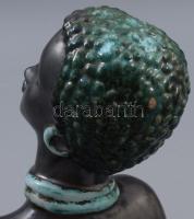 Art deco fekete néger nő félakt. Mázas kerámia, jelzés nélkül, kis mázhibával 24 cm