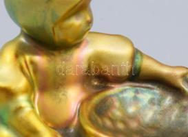 Zsolnay eozin mázas lányka korsóval. Jelzett, hibátlan. 11 cm