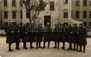 Budapest XI. IV. Károly király laktanya, Osztrák-magyar katonák / WWI Austro-Hungarian K.u.K. military, group of soldiers. Temler Elemér photo