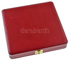 Várhelyi György (1942- ) 1995. "A Földművelésügy Miniszterétől - Az 1945. évi Földosztás emléké...