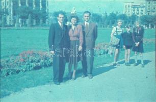 cca 1940-1950 Agfacolor diapozitívok, 8 db, 3,5×4 cm