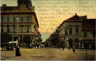 1908 Nagykanizsa, Csengery utca, piaci árus, Kereskedelmi Bank, Első Magyar Biztosító Társaság, drogéria, Neu és Klein, Fried és Morgenstern üzlete. Schwarz és Tauber kiadása (EK)