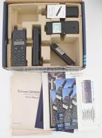 Ericcson GH 383 korai mobil telefon készülék eredeti dobozában, tartozékokkal, leírással, hozzá egy ...