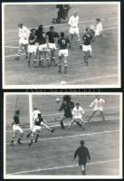 1964 Tokiói olimpia, 2 db fotó a futball-döntőről (Mao.-Csehszlovákia 2:1), sarkain törésnyomok, 12,5×17,5 cm