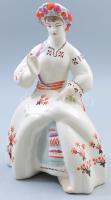 Polonne Retro szovjet porcelán figura. Hímző lány. Kézzel festett, jelzett, hibátlan 25 cm