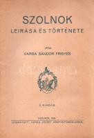 Varga Sándor Frigyes:  Szolnok leírása és története. Szolnok, 1935. Varga József ny. 16 p. Varga Sándor Frigyes (1904-1976) szolnoki helytörténész, bibliográfus rövid várostörténeti írása a megyeszékhelyről. A szerző az Alföld legjellegzetesebb városának nevezi Szolnokot, és kitér földrajzi, gazdasági, népesedési viszonyaira, majd összefoglalja történetét a kezdetektől 1934-ig. Néhány oldalon széljegyzetek, aláhúzások. A munka első kiadása 1935-ben, a megyéről írt monográfia évében jelent meg, példányunk a második kiadásból való. Fűzve, illusztrált kiadói borítóban. Jó példány.