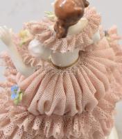 Porcelán balerina, jelzett, sérüléssel, m: 14 cm