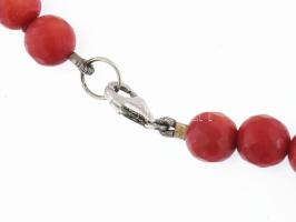 Korall nyaklánc, jelzett ezüst (Ag) kapoccsal, h: 46 cm
