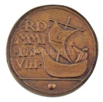 Asszonyi Tamás (1942-) 2001. "NAVIGARE NECESSE EST / R. D. MMI. IX. VIII." kétoldalas öntött bronz emlékérem (50mm) T:AU,XF