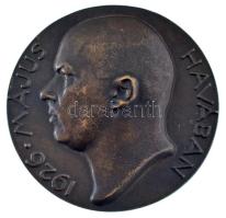 Reményi József (1887-1977) 1942. "1926 MÁJUS HAVÁBAN / NEMO ANTE MORTEM BEATUS" bronz önarcképes emlékérem (73mm) T:AU HP 4418.