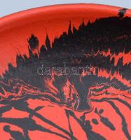 Iparművész fekete-piros mázas dísztál, d: 27 cm