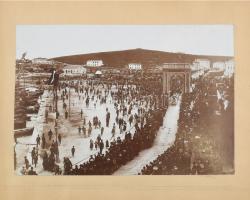 cca 1895 Fiume felvonulás és látkép Tersatto felöl, 2 db nagy méretű fotó, kétoldalas kartonon 37x31 cm / cca 1895 Fiume procession and view of Tersatto from above, 2 large-sized photos, on double-sided cardboard 37x31 cm