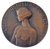 Reményi József (1887-1977) DN "LIEBEN UND GELIEBT ZU WERDEN (Szeretni és szeretve lenni)" egyoldalas, öntött bronz emlékérem (78mm) T:AU patina