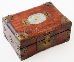 Kínai fa ékszertartó doboz, réz veretekkel, 17x12x8 cm