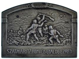 1917. "Szatmári 12. Honvéd Gyalog Ezred - 10. Isonzói csata - Kostanjavica 1917 május" egyoldalas fém plakett, "ARKANZAS" gyártói jelzéssel (57x76mm) T:AU