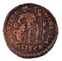 Római Birodalom / Siscia / Gratianus 367-375. AE3 bronz (1,96g) T:XF,VF Roman Empire / Siscia / Grat...