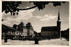 Székelyudvarhely, Odorheiu Secuiesc; Battyán tér, Ferencz Vilma Hecser gyógyszertára, Persián üzlet / square, pharmacy, shop (fl)