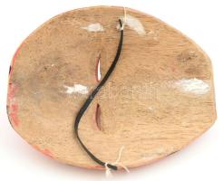 Festett fa keleti maszk, kis kopással. 20 cm