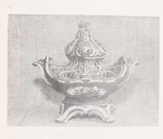 Molnár László: Herendi porcelán díszmű. [Herend, 1967., Herendi Porcelánmanufaktúra Rt.], 41 p. Kiad...