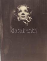 Berény Róbert (1887-1953): Alvó nő fekete vázával (Alvó nő), 1927-28. Bp., 2014, Virág Judit, 55 p. ...