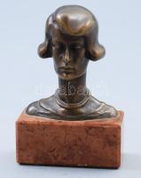 Reményi József (1887-1977): Babkó. cca 1960, bronz, márvány talapzaton, jelzés nélkül, teljes m: 10 cm /// Párdarabja a Magyar Nemzeti Galéria Gyűjteményében: https://mng.hu/mutargyak/85621/