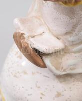 Antalfiné Szente Katalin: Olvasó lány. Részben mázas kerámia, haján sérüléssel, m: 19 cm