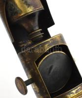 cca 1910 Angol hordozható bronz mikroszkóp, jelzés nélkül, kopással, h: 15,5 cm