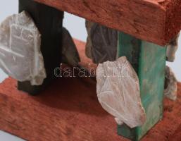 Nagy Sándor (1923-2017): Idolok. Faragott és vésett kő, fa és vas applikációban, jelzés nélkül, 16x1...