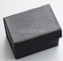 Lézergravírozott levélnehezék, dobozában, m: 8 cm