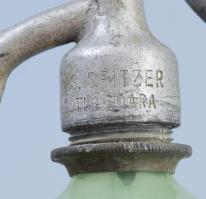 S. Spitzer Timiosara uránnal színezett bordás szódásüveg, sascsőrös fejjel, pattogzással, m: 30 cm