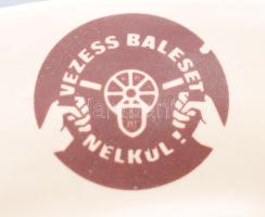 Vezess baleset nélkül! tálca, h: 28 cm