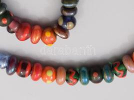 Horváth Márton (1941-2013): Karkötő és nyaklánc szett. Színezett üveg, jelzés nélkül, proveniencia: ...