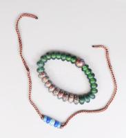 Horváth Márton (1941-2013): Karkötő pár. Színezett üveg, jelzés nélkül, proveniencia: az alkotó ajándéka.