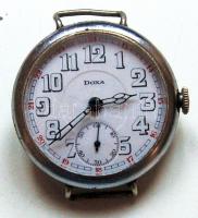 ~1910 Dekoratív jelzett DOXA karóra szíj nélkül, porcelán számlappal, működőképes és szép állapotban