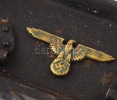 Vas töltény rakasz, rajta replika birodalmi jelvénnyel, 35x17 cm