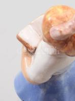 Szavaló kislány iparművész mázas kerámia figura, jelzés nélkül, m: 15,5 cm