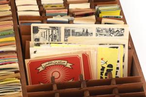 Sok ezer darabos magyar és külföldi gyufacímke gyűjtemény, fa ládikában, szépen rendezett, komplett ...