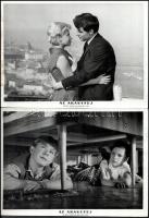 cca 1989 előtt készült, "Az aranyfej" című magyar film jelenetei és szereplői, 13 db vintage produkciós filmfotó (vitrinfotó, lobbyfotó) ezüst zselatinos fotópapíron, a használatból eredő (esetleges) kisebb hibákkal, 18x24 cm