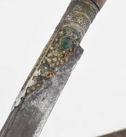 Jatagán. Balkán vagy oszmán, cca 19. sz., restaurálással, sérüléssel, hüvelyben, teljes h: 75 cm