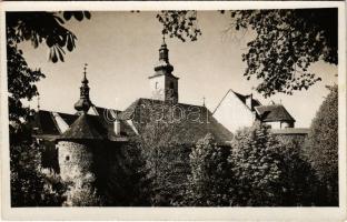 Besztercebánya, Banská Bystrica; Pohled z r.k. cintorína na bystrické veze a hradby / kilátás a római katolikus temetőből / view from the cemetery, church (fl)