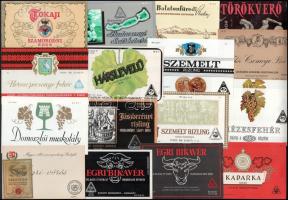 30 db vegyes italcímke, nagyrészt borcímke