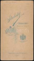 1896 Férfi kalappal, keményhátú fotó Strelisky budapesti műterméből, hátoldalon feliratozva, 20,5×11...