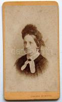 1876 "Maros Vásárhelytt" fényképezett hölgy portréja a Ciehulski és Wargha párostól