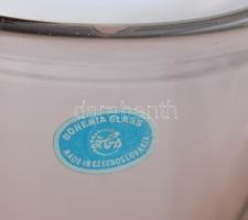 Bohemia színezett üveg asztaldísz, címkével jelzett, m: 22 cm