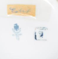 Hollóházi Jurcsák László által tervezett mintával díszített porcelán váza, matricás, jelzett, minimá...